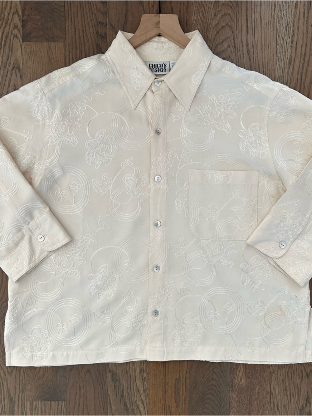 Vintage Chico's Floral Embroidered 100% Silk Button Front Shirt Cream Size 2 / M - Picture 3 of 9